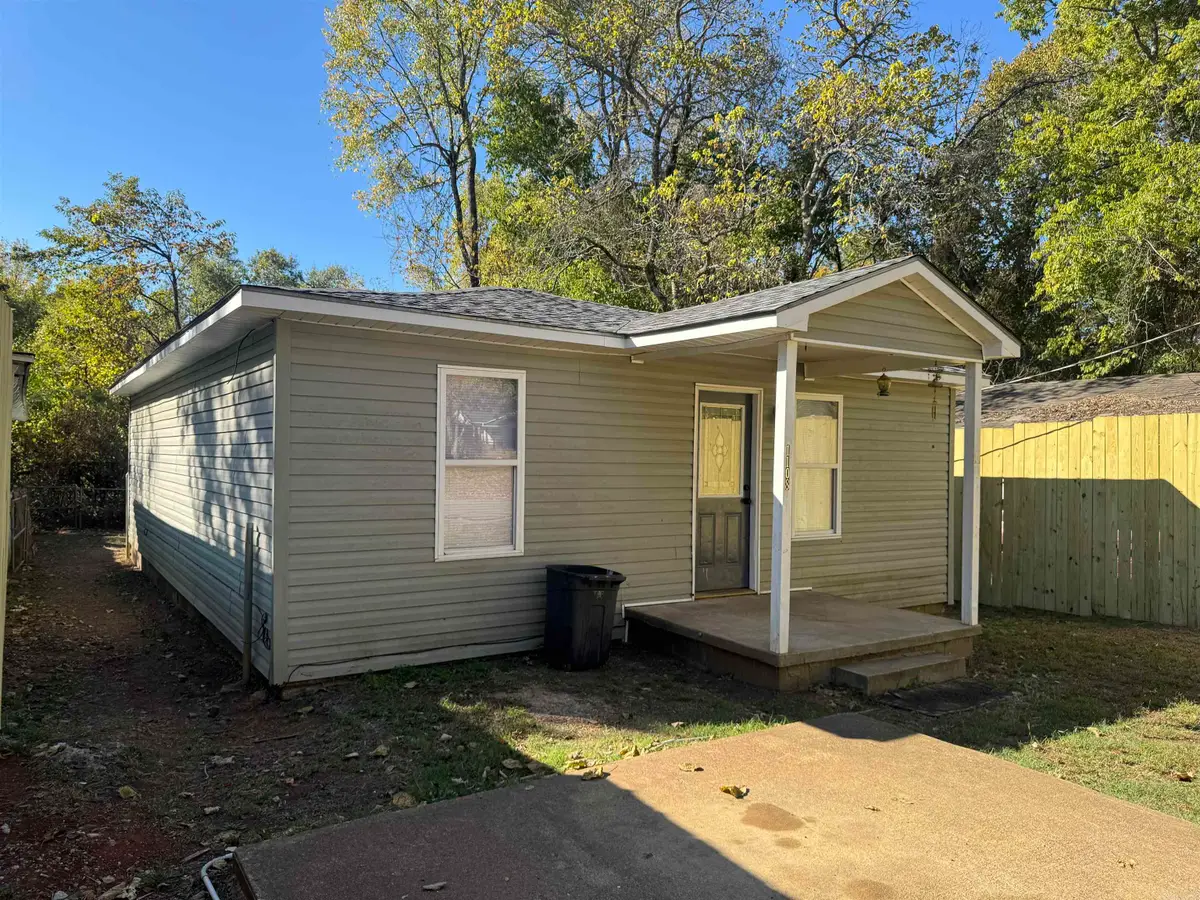 1108 Oak Grove Ave, Mena, AR 71953 - #1