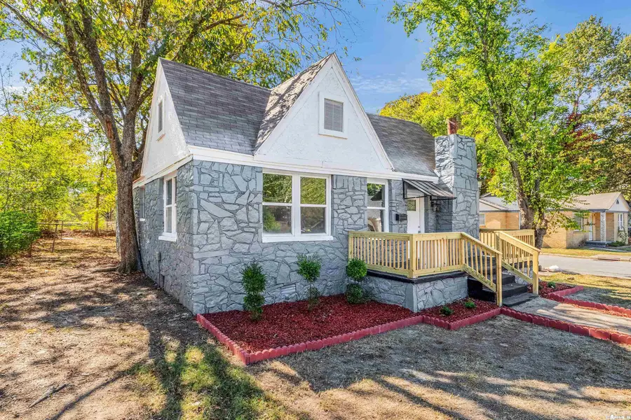4323 W 11th St, Little Rock, AR 72204 - #2