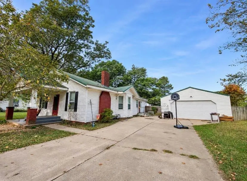 210 SW Randolph, Hoxie, AR 72433 - #1