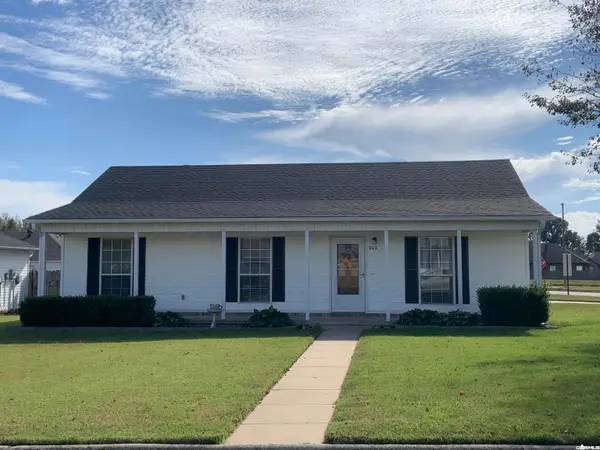 902 Colwood, Paragould, AR 72450