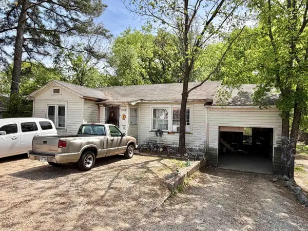 1803 W St Louis, Hot Springs, AR 71913