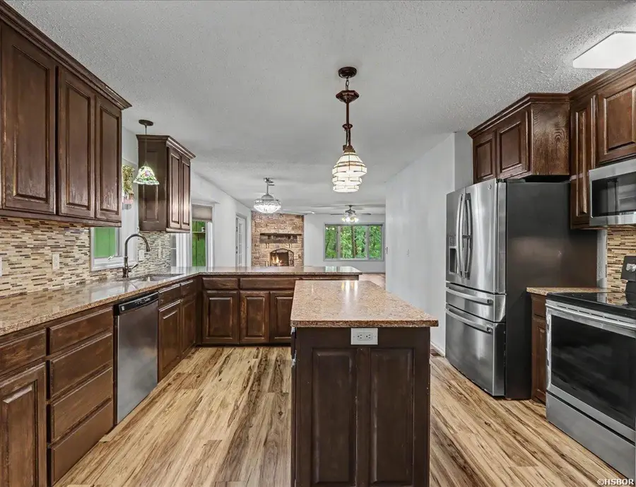 27 Murcia Way, Hot Springs Village, AR 71909 - #3