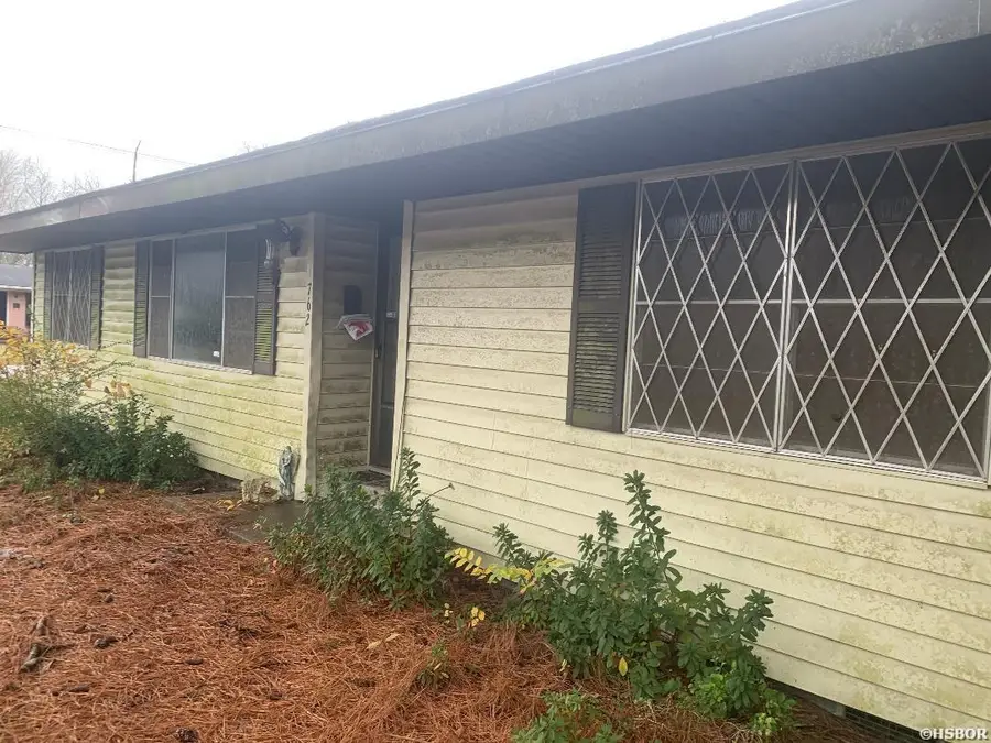 762 Ash Street, Prescott, AR 71857 - #2