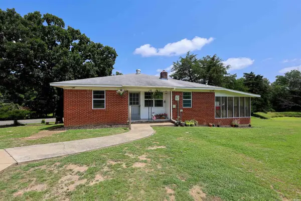 132 South Road, Mount Ida, AR 71957