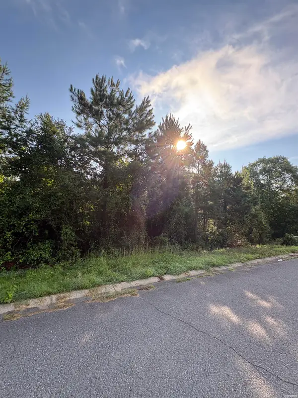 Lot 11 Somerset, Arkadelphia, AR 71923