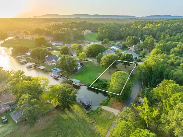 XX Four Oaks Lane, Hot Springs, AR 71901