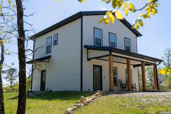 1056 Peaceful Valley Road, Hot Springs, AR 70901