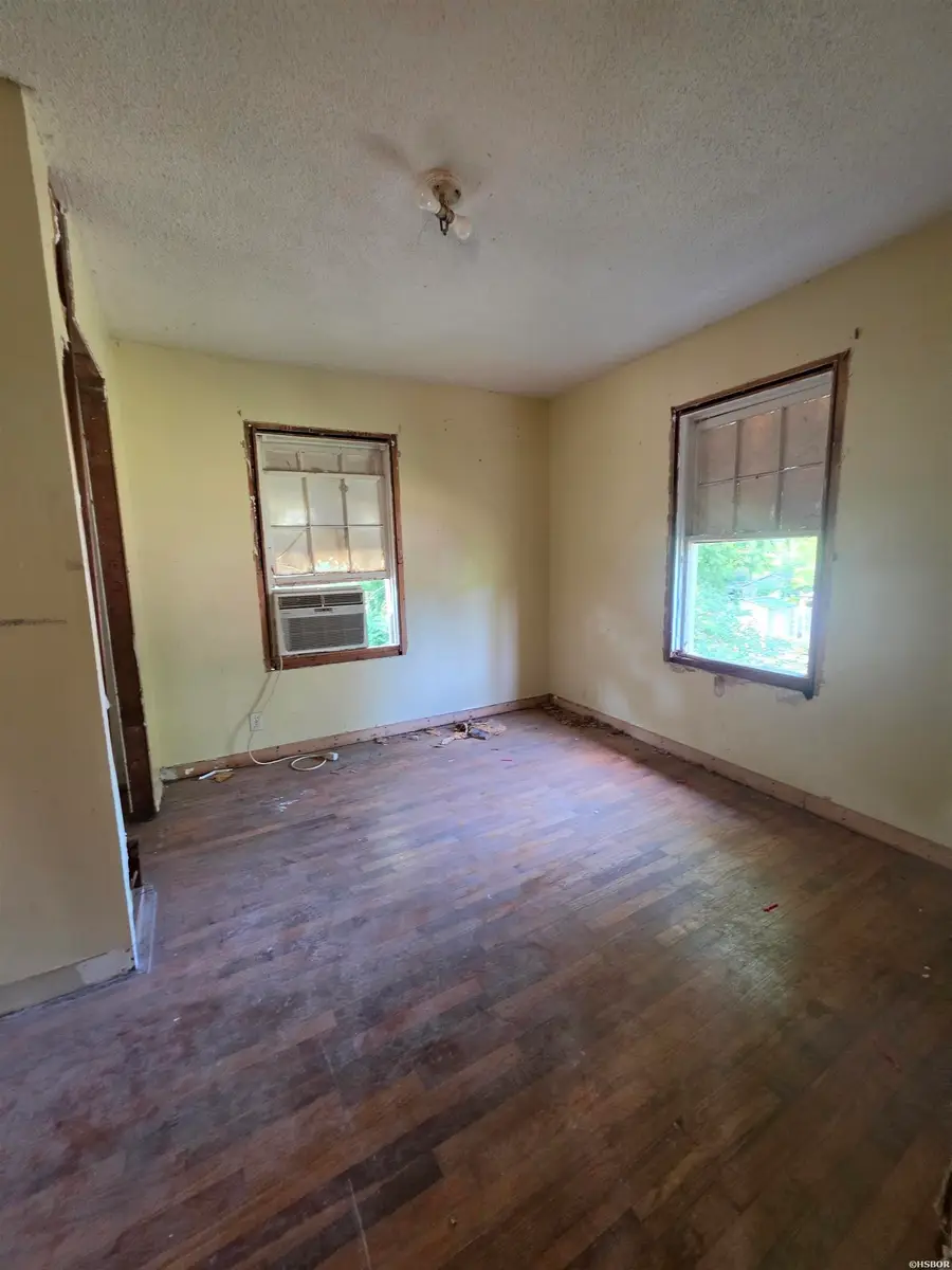865 W St Louis Street, Hot Springs, AR 71913 - #3