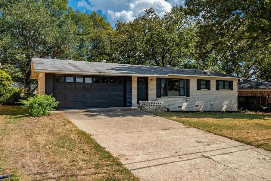 300 Poinsettia Street, Hot Springs, AR 71913 - #2