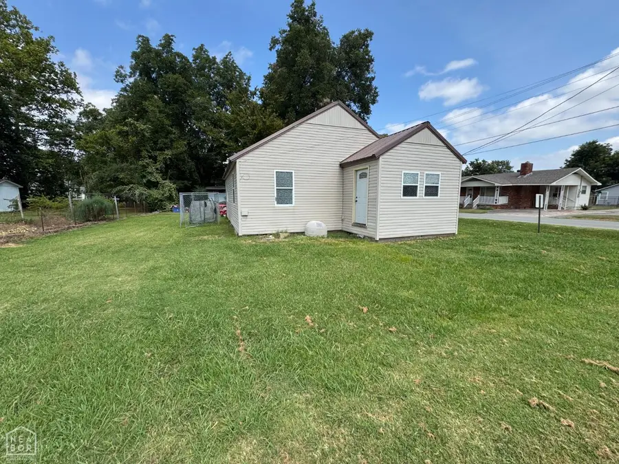 487 S Garfield Ave, Piggott, AR 72454 - Image #3