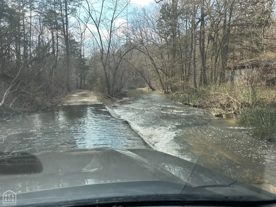 881 Driftwood Drive, Pineville, AR 72566 - Image #3