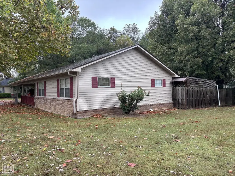 109 N Lakeside Lane, Newport, AR 72112 - Image #2