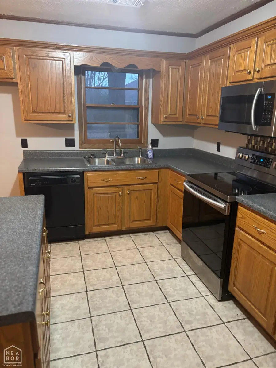 910 Oakland Drive, Jonesboro, AR 72404 - #3