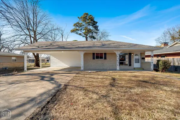 911 NW 5th Street Nw, Walnut Ridge, AR 72476