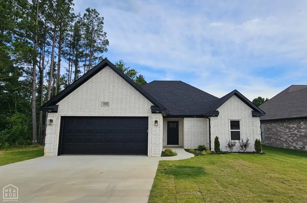 1902 Sequoia Trail, Paragould, AR 72450 - #1
