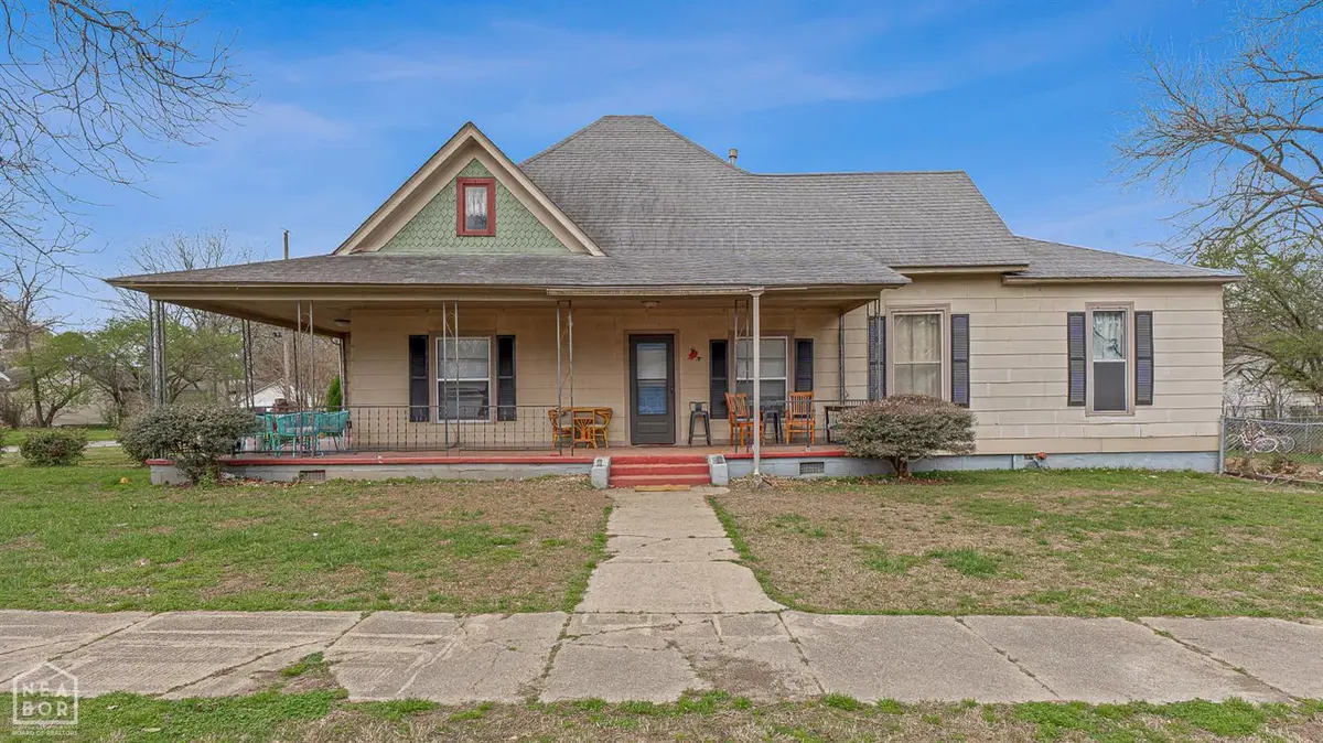 904 W Oak Avenue, Jonesboro, AR 72401 - #1
