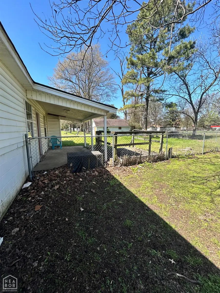 106 E 6th Street, Leachville, AR 72438 - #3