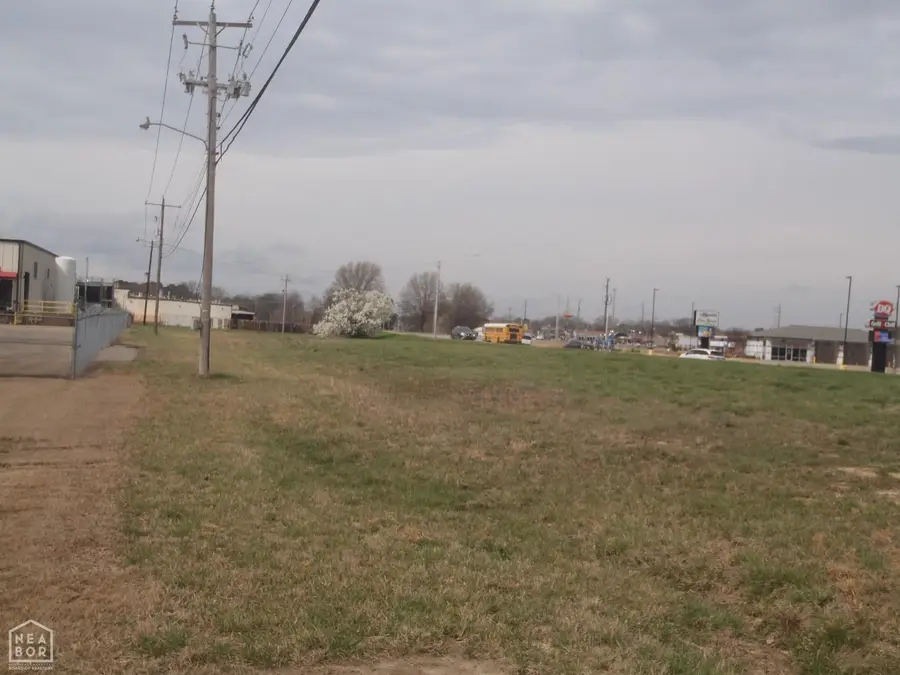 400 E Beebe Capps, Searcy, AR 72143 - #2