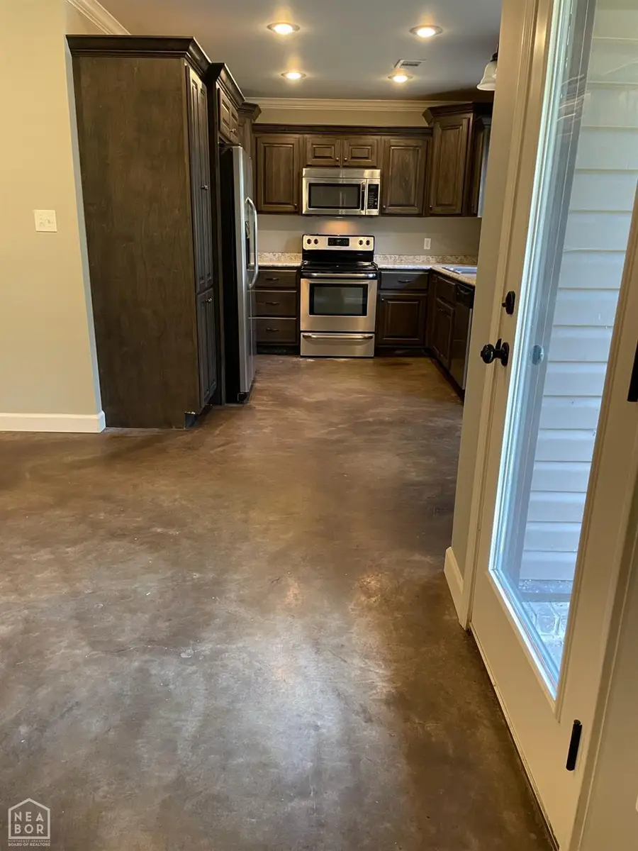 208 Lake Drive, Jonesboro, AR 72405 - #2