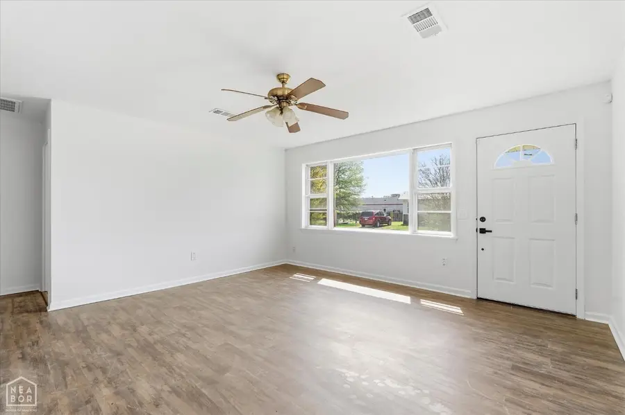 107 NW Inman Drive, Walnut Ridge, AR 72476 - #2