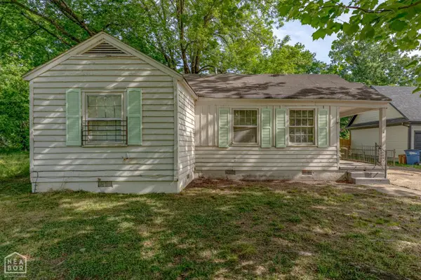1904 E Barton Avenue, West Memphis, AR 72301