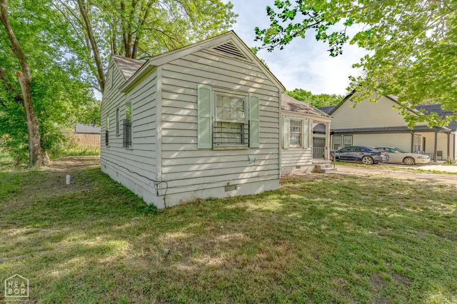 1904 E Barton Avenue, West Memphis, AR 72301 - #2