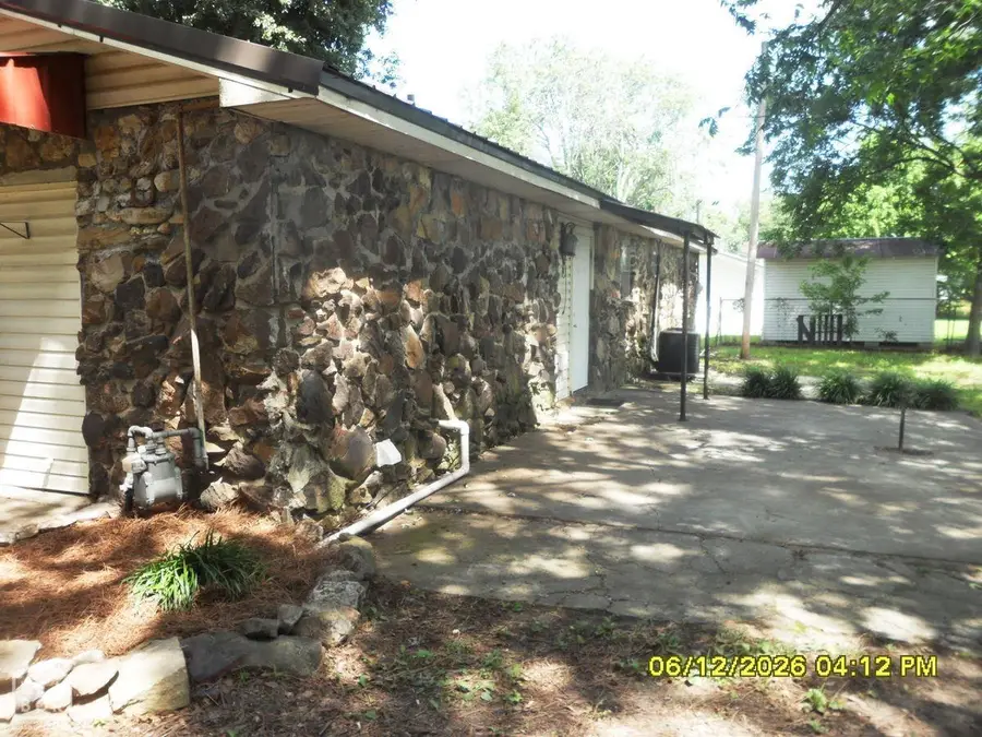 400 James Street, Newport, AR 72112 - #3