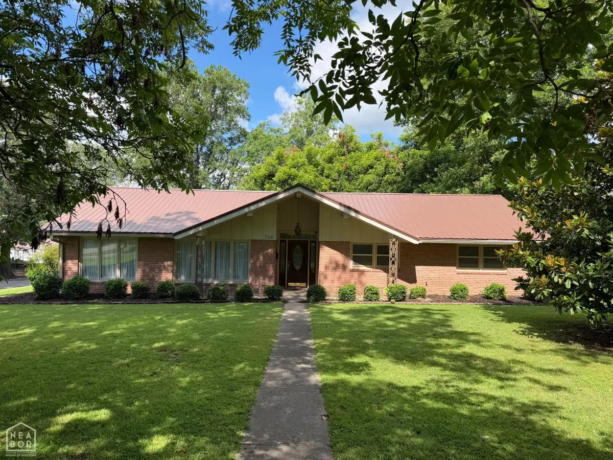 728 N 5th Avenue, Piggott, AR 72454 - #1