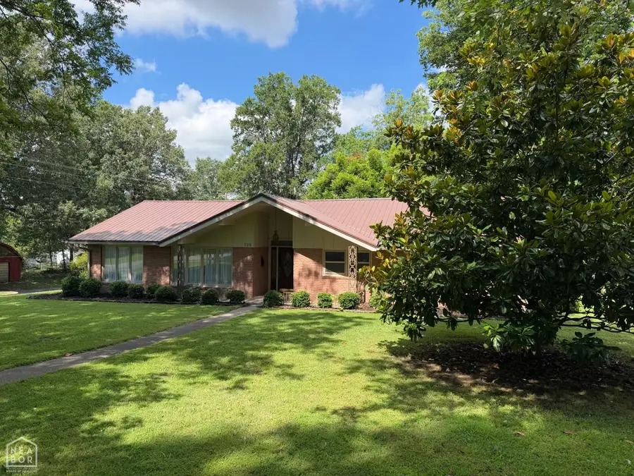 728 N 5th Avenue, Piggott, AR 72454 - #2