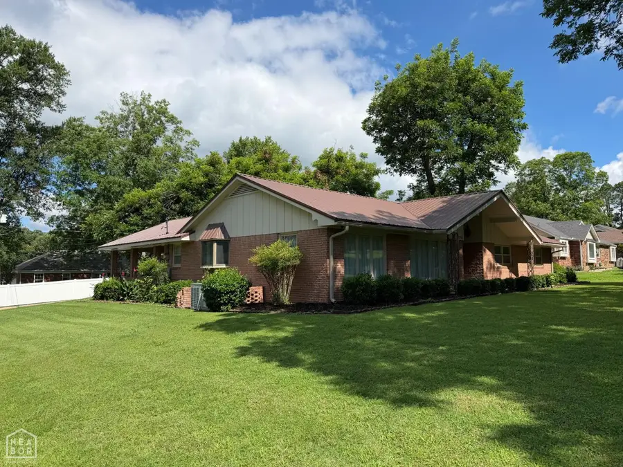 728 N 5th Avenue, Piggott, AR 72454 - #3