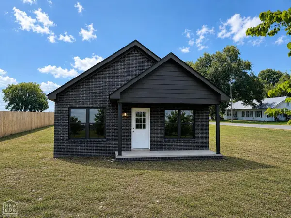 1208 S Main, Leachville, AR 72438