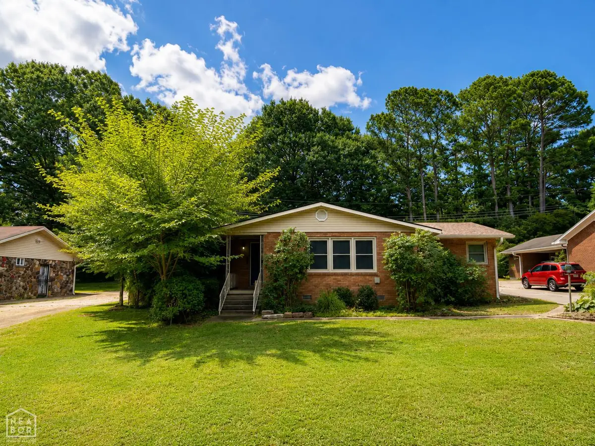1828 Crestview St, Jonesboro, AR 72401 - #1
