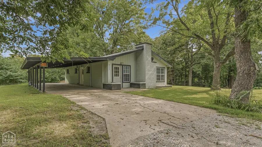 711 E Walnut Street, Paragould, AR 72450 - #2