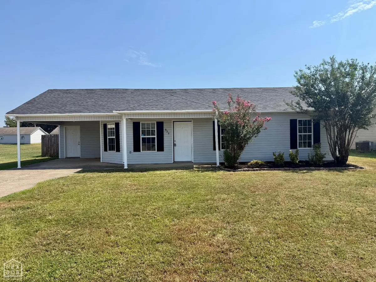 829 N 10th Avenue, Paragould, AR 72450 - #1