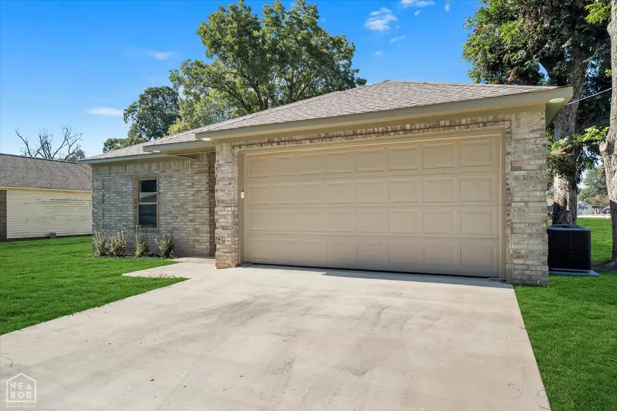 204 E Gum, Walnut Ridge, AR 72476 - #2
