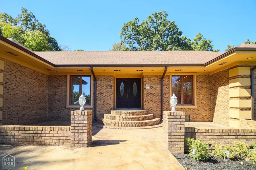803 E Lakeshore Drive, Jonesboro, AR 72401 - #2