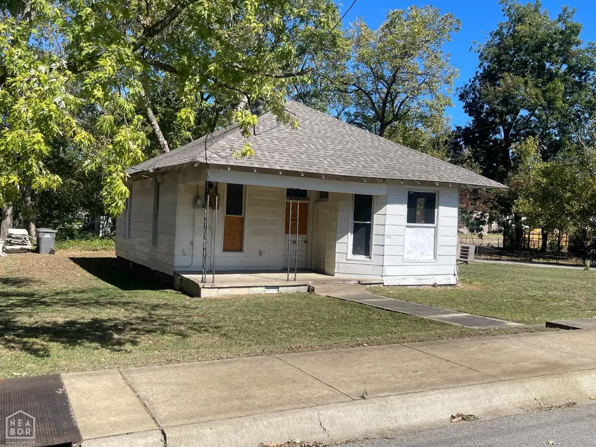 622 E Word Avenue, Jonesboro, AR 72401 - #1