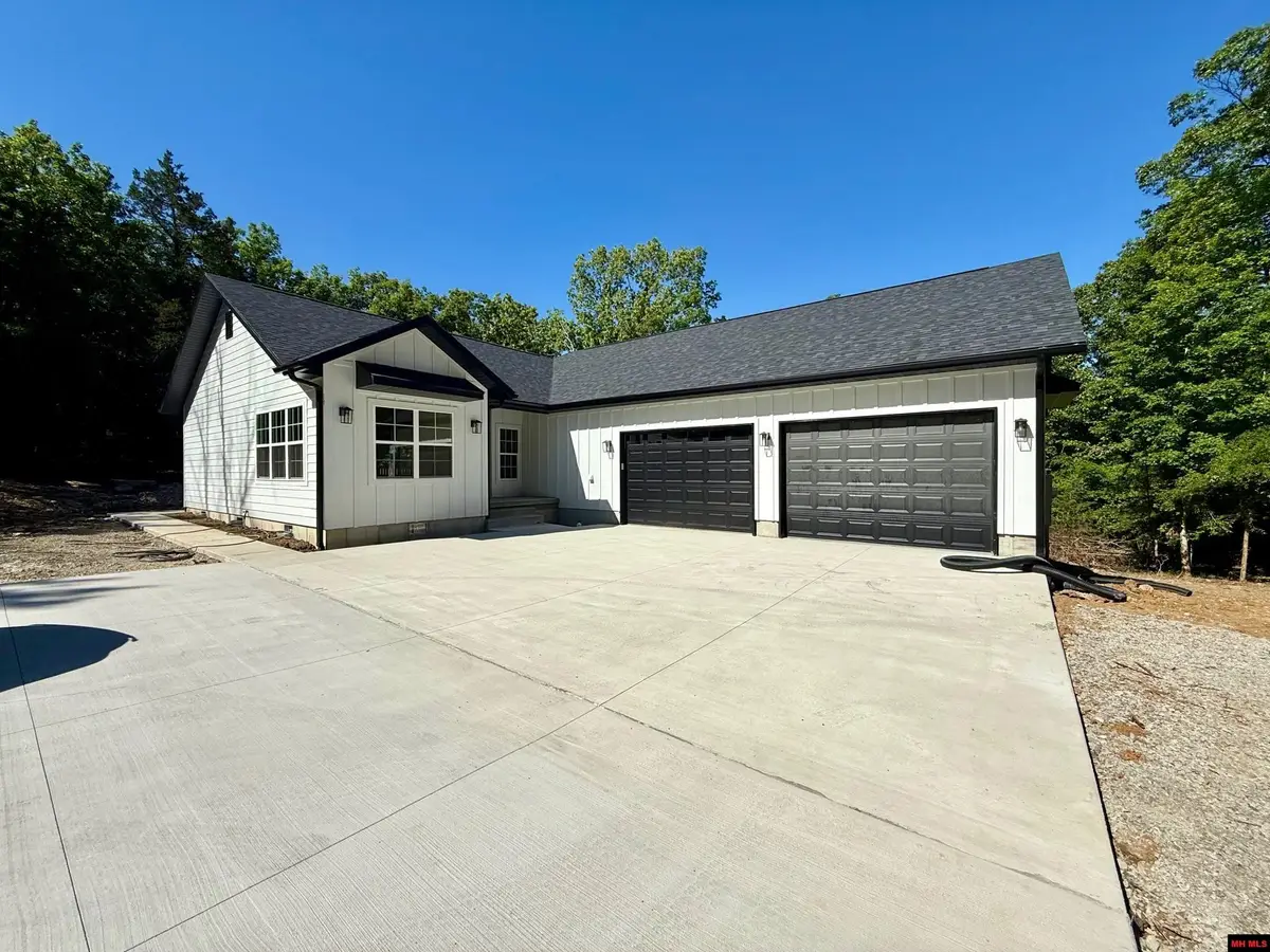 201 CARDINAL TERRACE, Bull Shoals, AR 72619 - #1