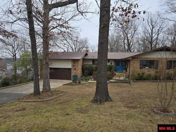 104 WHITE HERON CIRCLE, Bull Shoals, AR 72619