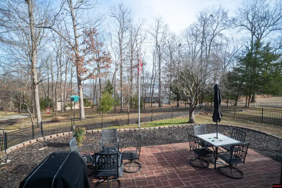 114 OVERHILL DR, Bull Shoals, AR 72619 - Image #3