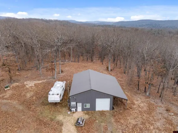 843 HUGH LANE, Oakland, AR 72661