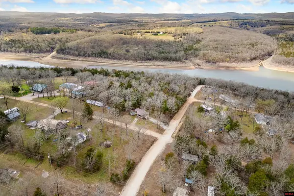 18581 WEST AVENUE, Lead Hill, AR 72644