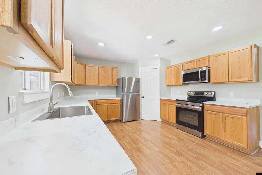 915 E 2ND STREET, Mountain Home, AR 72653 - #3