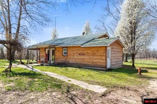 211 FEATHERHILL TERRACE, Norfork, AR 72658