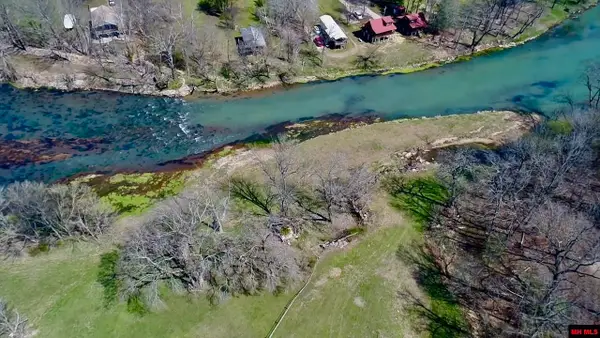 620 RIVERVIEW DRIVE, Mammoth Spring, AR 72554