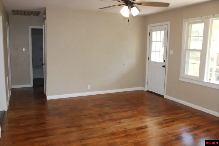 305 E SOUTH AVENUE, Harrison, AR 72601 - #3