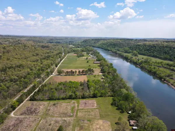 002-09569-000 RIVERS EDGE PLACE, Norfork, AR 72658