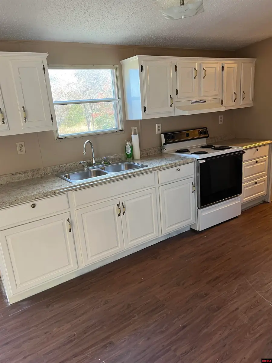 501 GIRARD STREET, Flippin, AR 72634 - #2