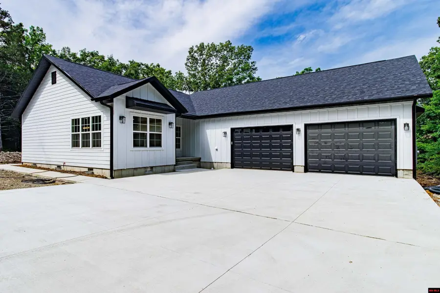 201 CARDINAL TERRACE, Bull Shoals, AR 72619 - #2