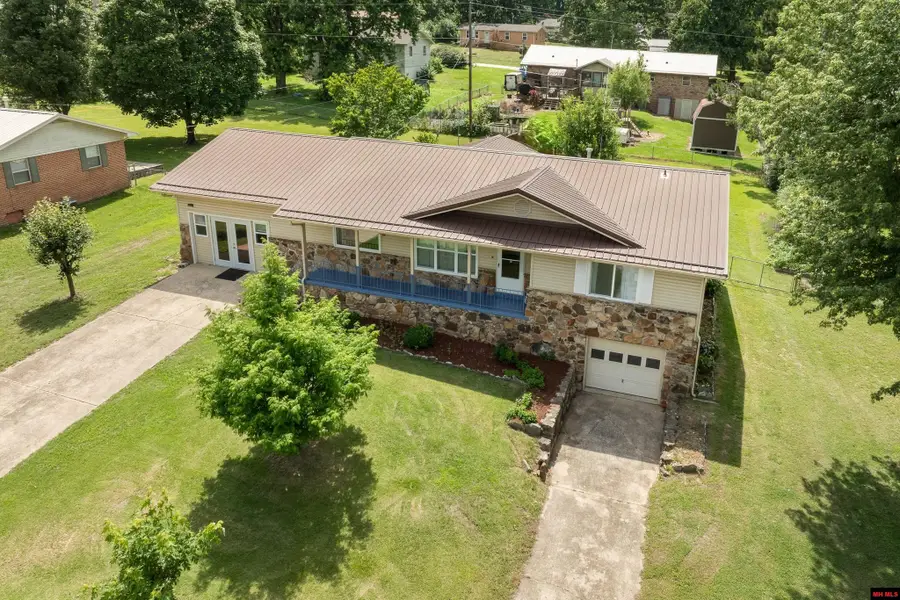 106 CARDINAL, Harrison, AR 72601 - #2